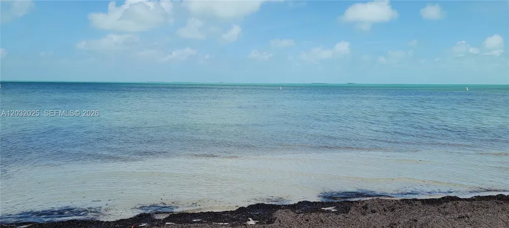51 W Plaza Del Lago #. Islamorada, FL 33036