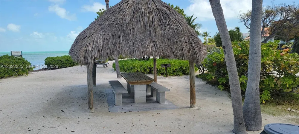 51 W Plaza Del Lago #. Islamorada, FL 33036