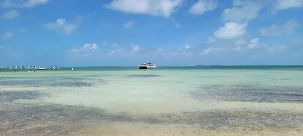 51 W Plaza Del Lago #. Islamorada, FL 33036