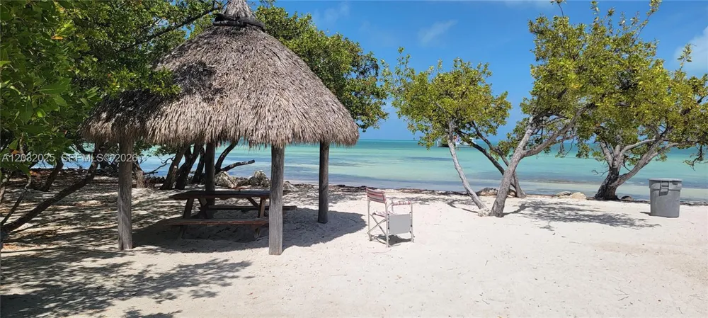 51 W Plaza Del Lago #. Islamorada, FL 33036
