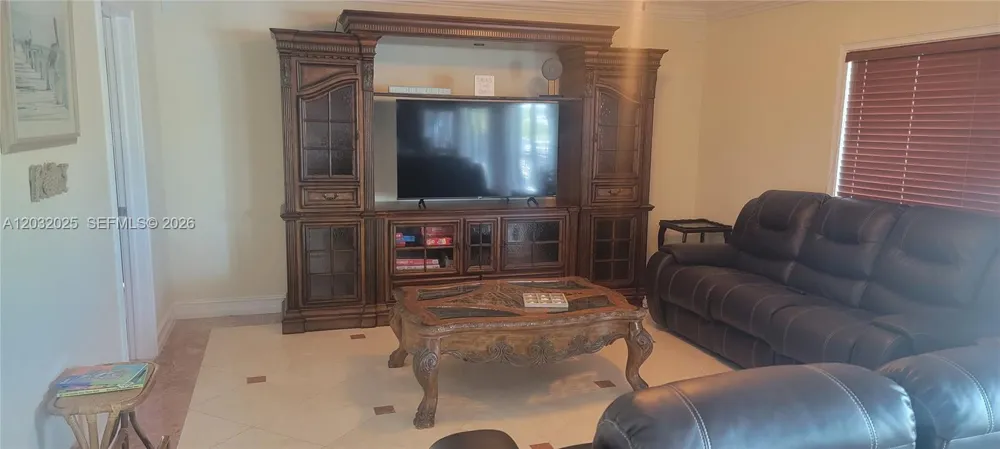 51 W Plaza Del Lago #. Islamorada, FL 33036