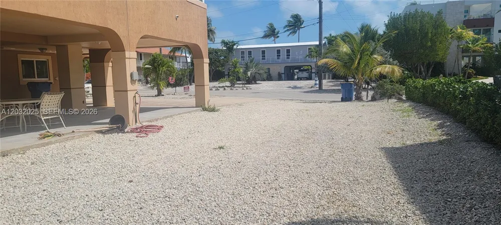 51 W Plaza Del Lago #. Islamorada, FL 33036