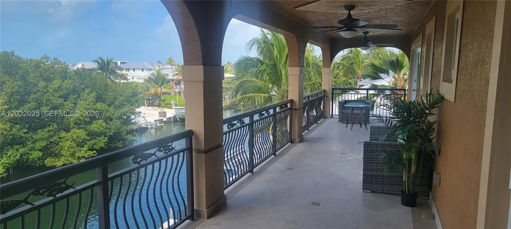 51 W Plaza Del Lago #. Islamorada, FL 33036