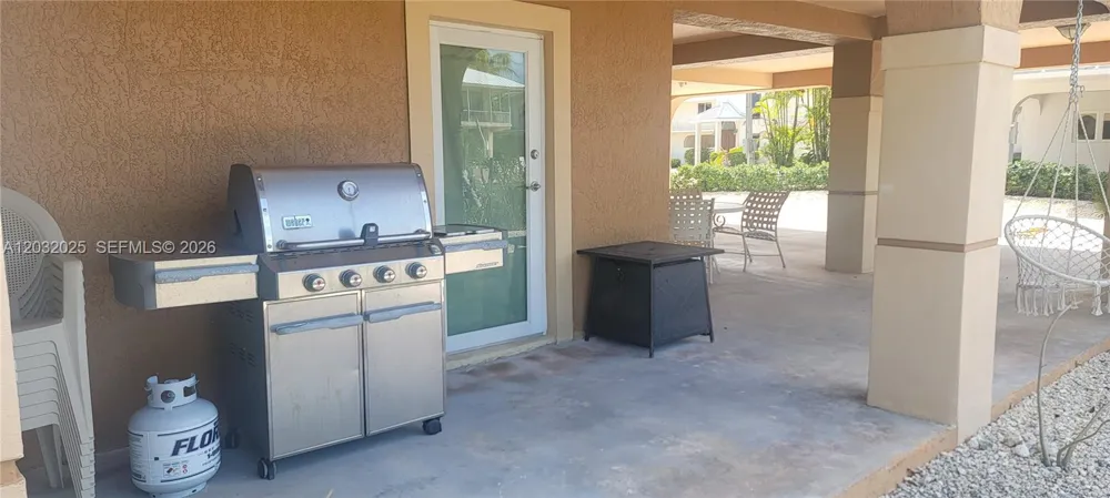 51 W Plaza Del Lago #. Islamorada, FL 33036