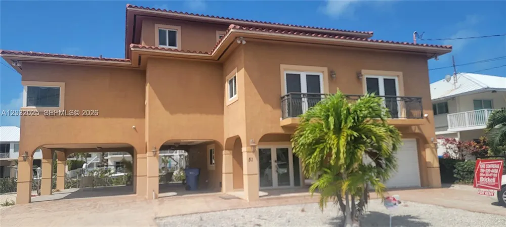 51 W Plaza Del Lago #. Islamorada, FL 33036