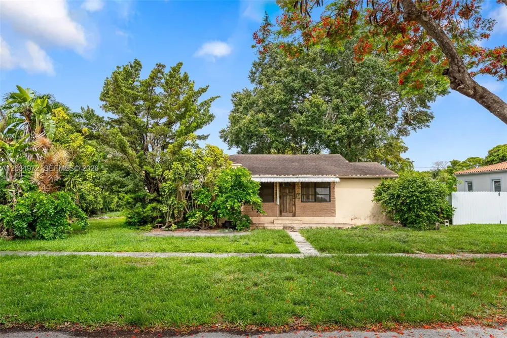 3900 SW 59th Ave Miami, FL 33155