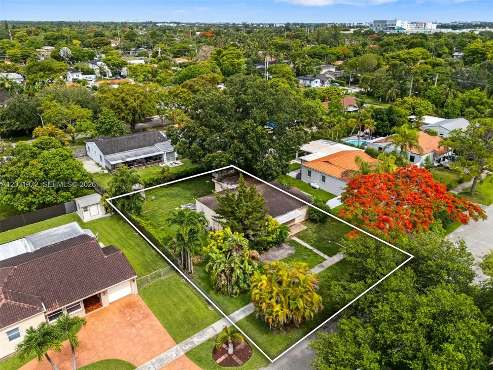 3900 SW 59th Ave Miami, FL 33155