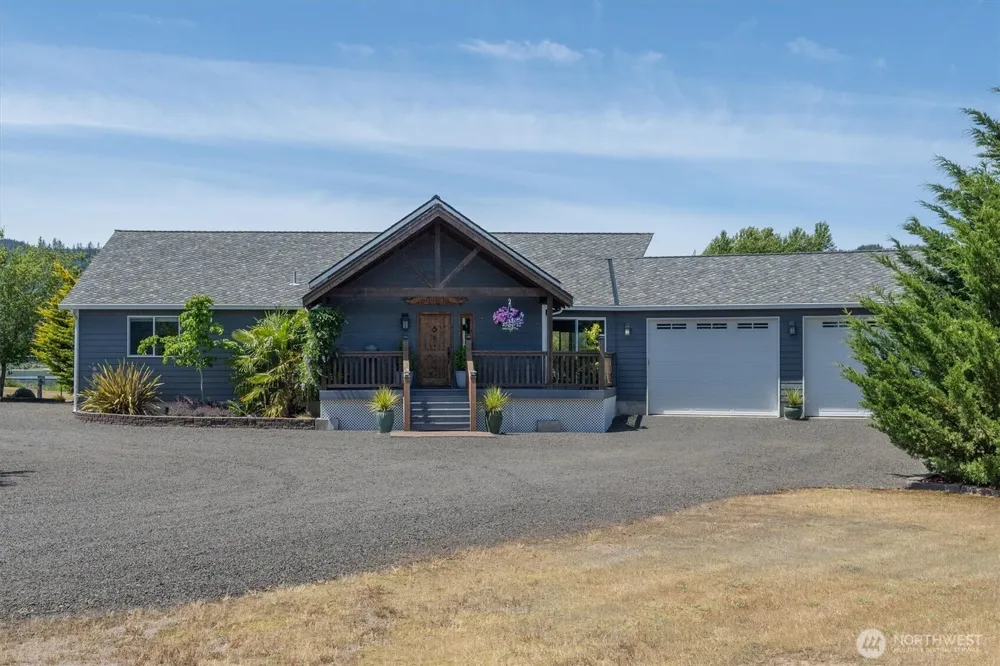 268 S Welcome Slough Road Cathlamet, WA 98612