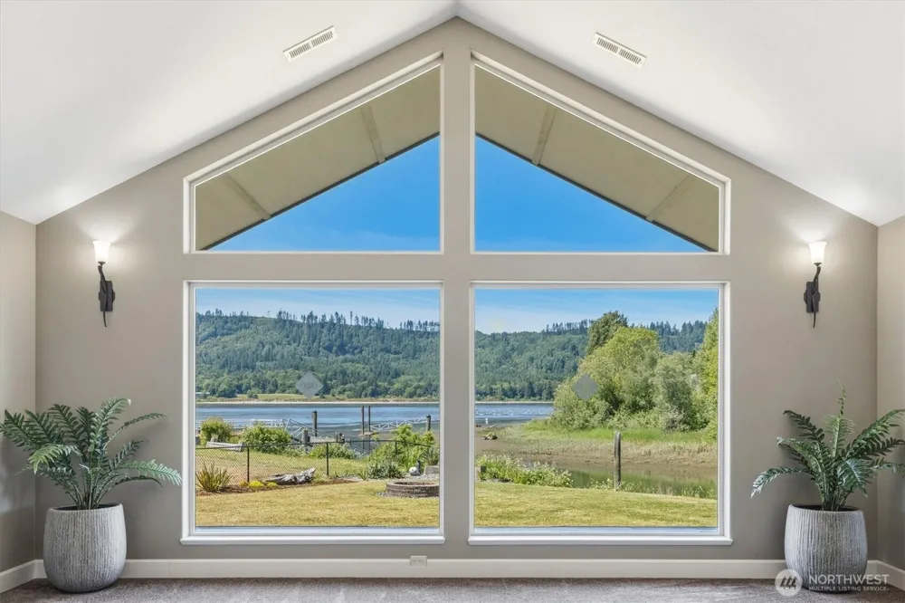 268 S Welcome Slough Road Cathlamet, WA 98612