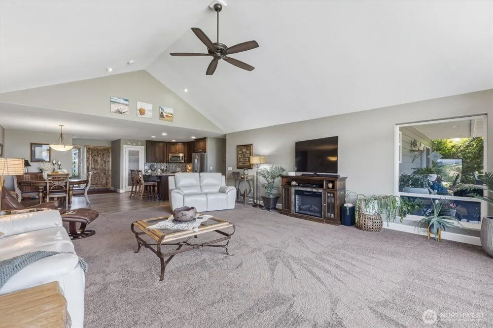 268 S Welcome Slough Road Cathlamet, WA 98612