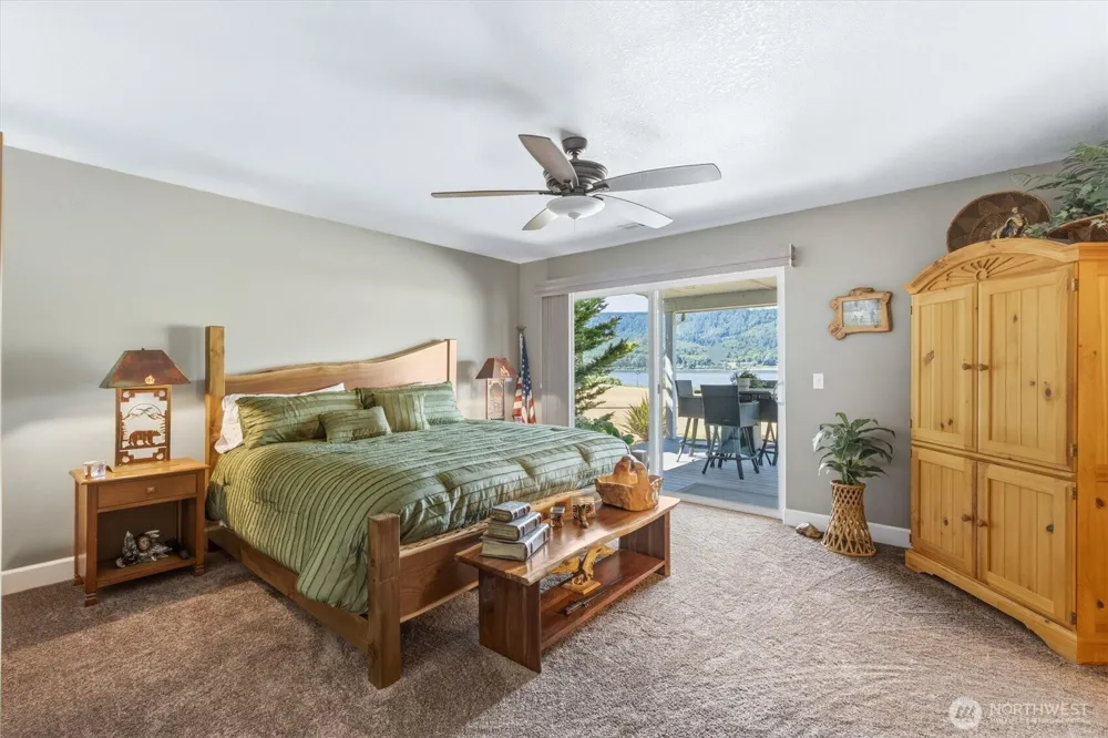 268 S Welcome Slough Road Cathlamet, WA 98612