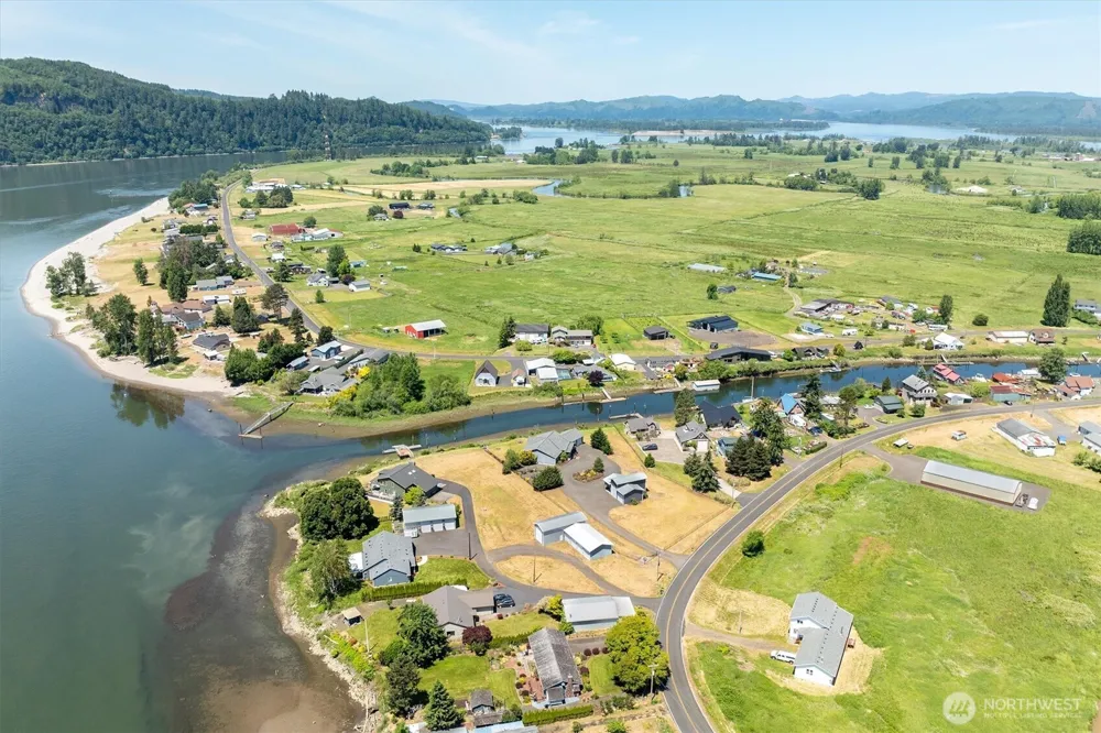 268 S Welcome Slough Road Cathlamet, WA 98612