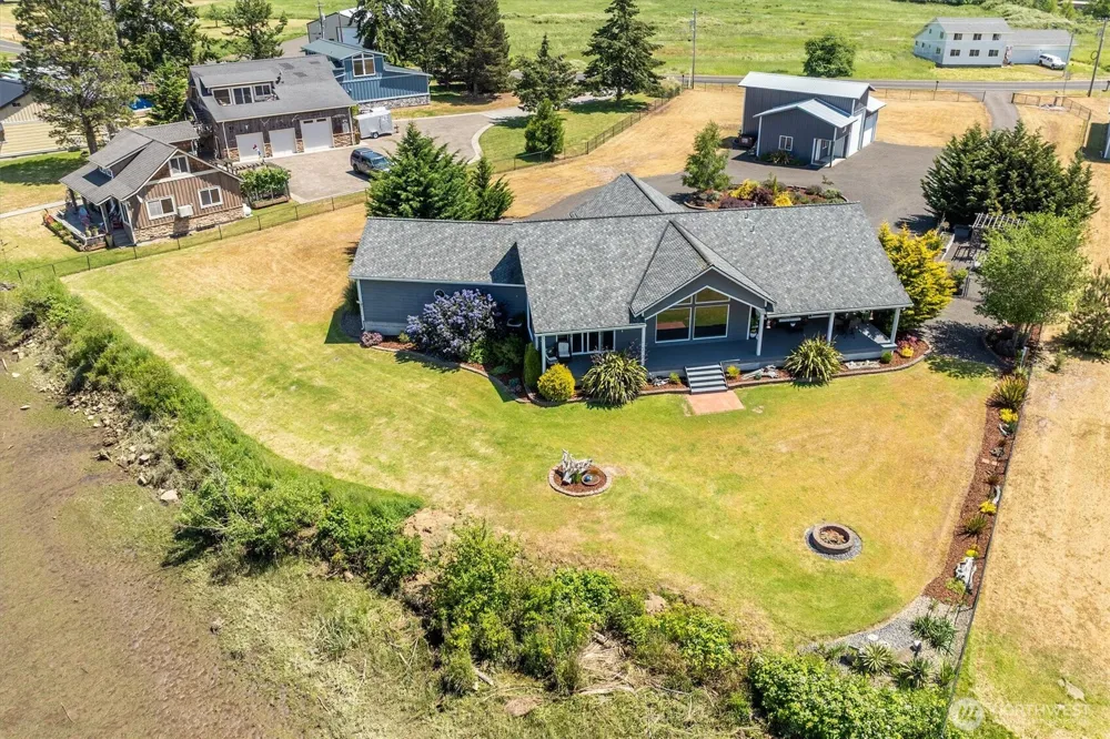 268 S Welcome Slough Road Cathlamet, WA 98612