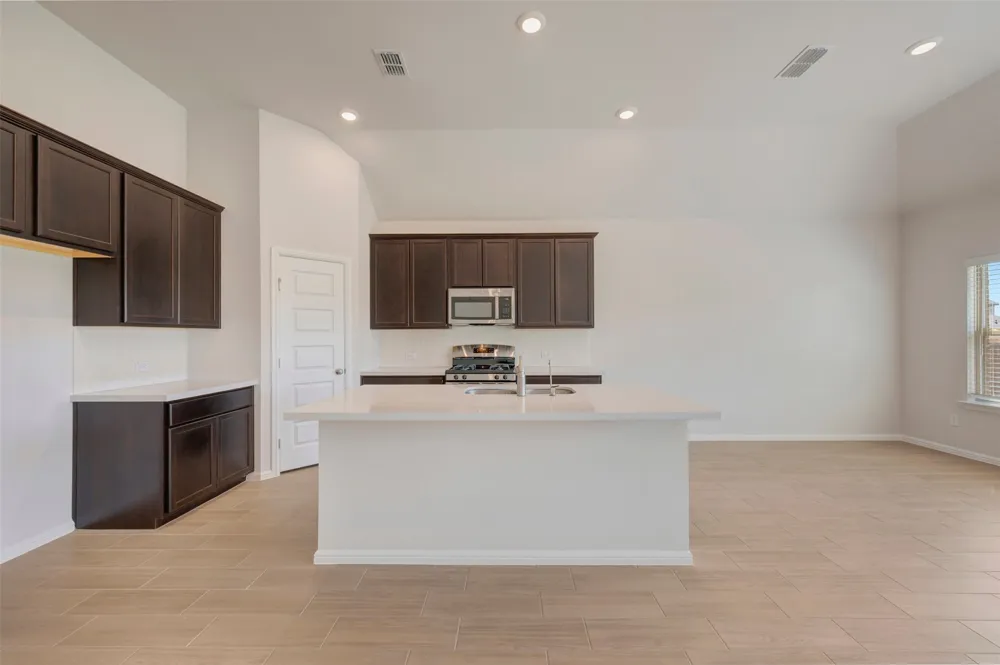 3308 Kingdom Drive Denton, TX 76208