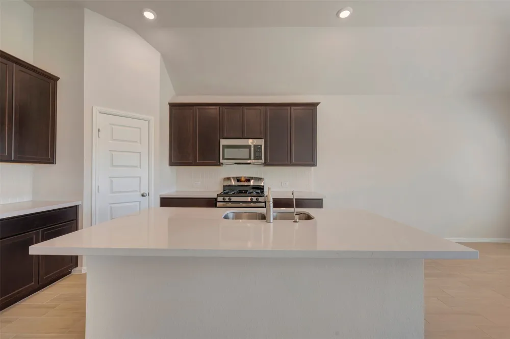 3308 Kingdom Drive Denton, TX 76208