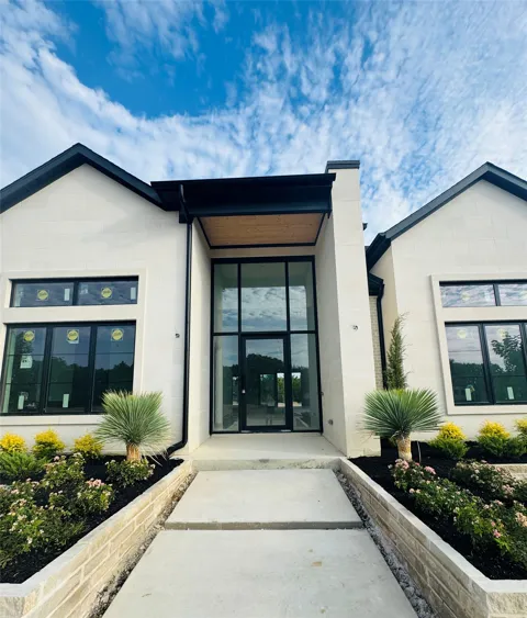 231 St Andrews Drive