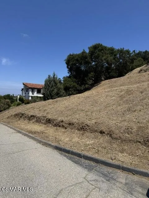 220 Silas Lane Newbury Park, CA 91320
