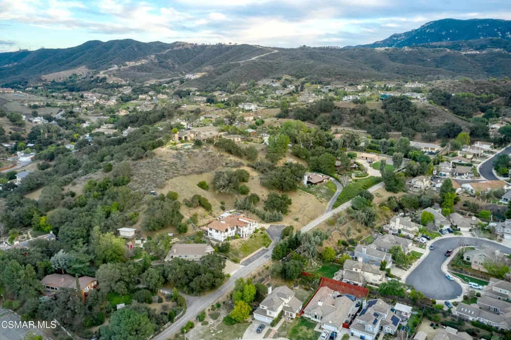 220 Silas Lane Newbury Park, CA 91320