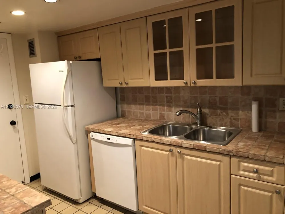 150 Ocean Lane Dr #4B Key Biscayne, FL 33149