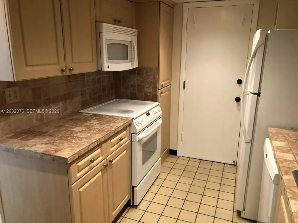150 Ocean Lane Dr #4B Key Biscayne, FL 33149