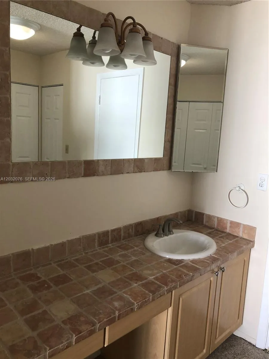 150 Ocean Lane Dr #4B Key Biscayne, FL 33149