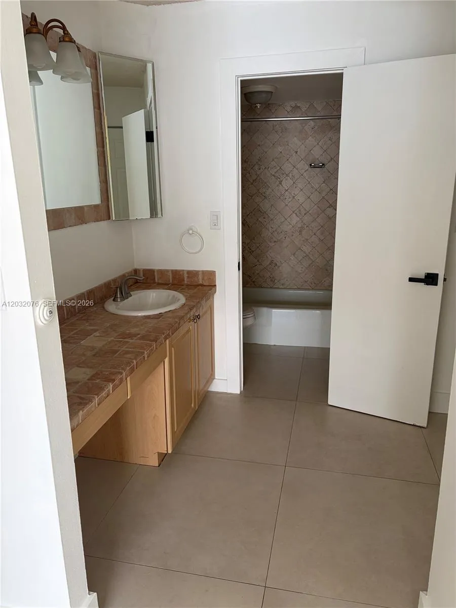 150 Ocean Lane Dr #4B Key Biscayne, FL 33149