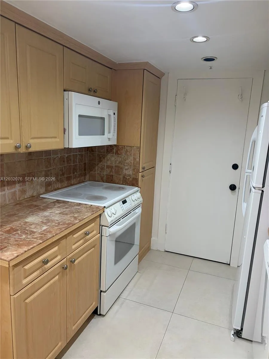 150 Ocean Lane Dr #4B Key Biscayne, FL 33149