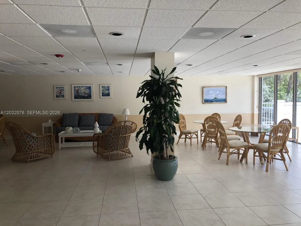 150 Ocean Lane Dr #4B Key Biscayne, FL 33149