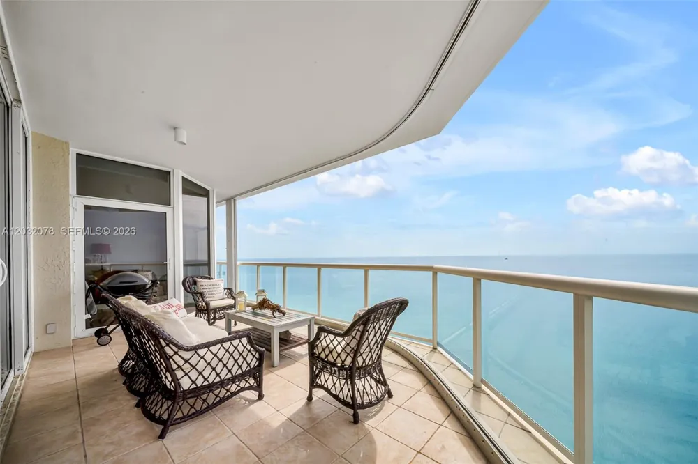 6051 Ocean Dr #1501 Hollywood, FL 33019