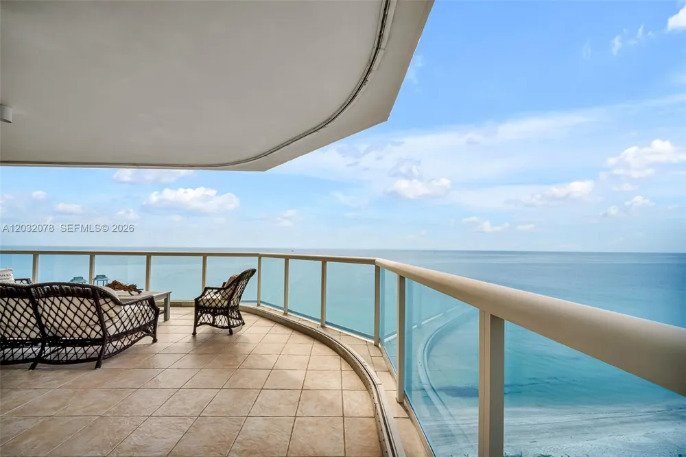 6051 Ocean Dr #1501 Hollywood, FL 33019