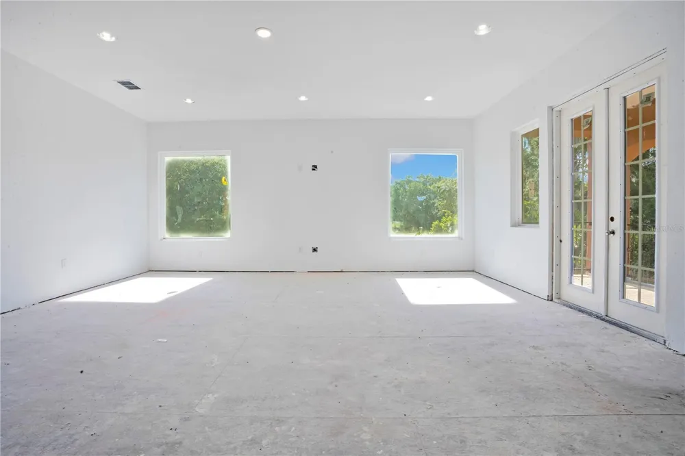 818 LAKE AGNES DRIVE Polk City, FL 33868