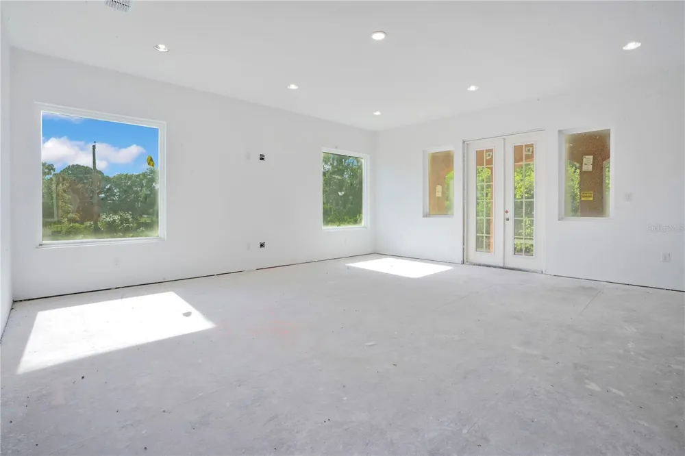 818 LAKE AGNES DRIVE Polk City, FL 33868