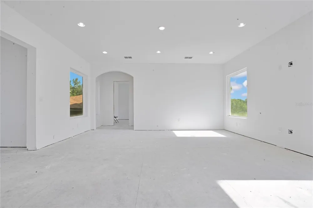 818 LAKE AGNES DRIVE Polk City, FL 33868