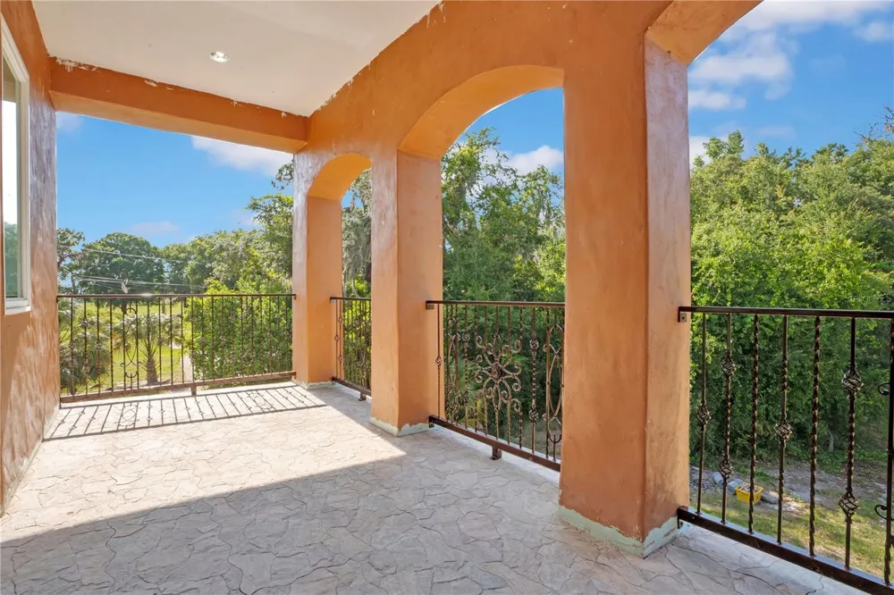 818 LAKE AGNES DRIVE Polk City, FL 33868