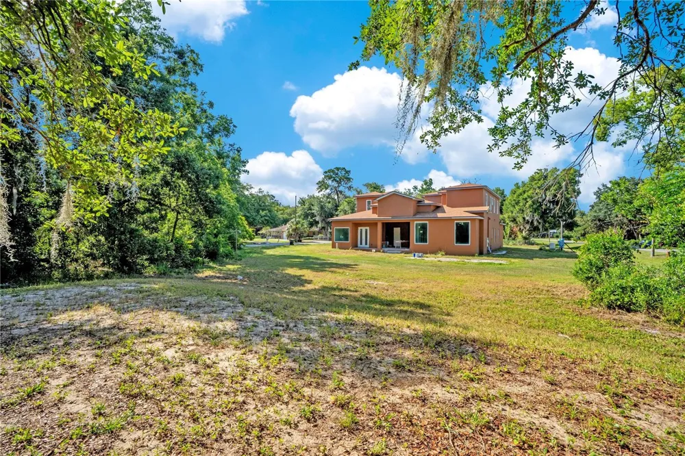 818 LAKE AGNES DRIVE Polk City, FL 33868