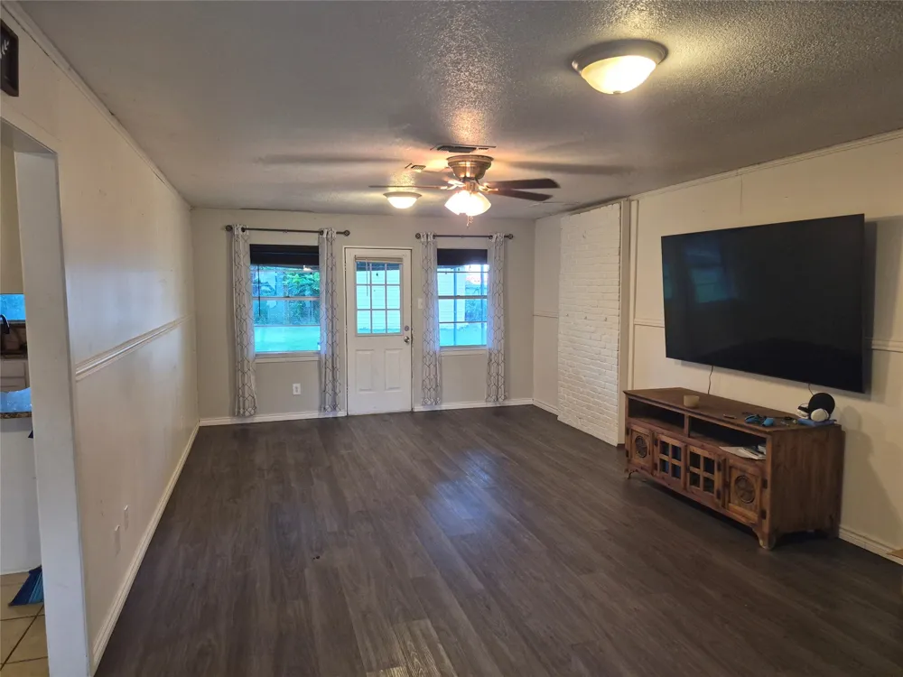 243 Weldon Drive Woodway, TX 76712