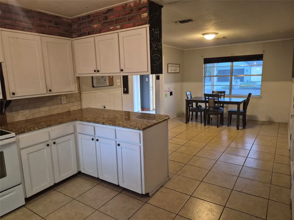 243 Weldon Drive Woodway, TX 76712