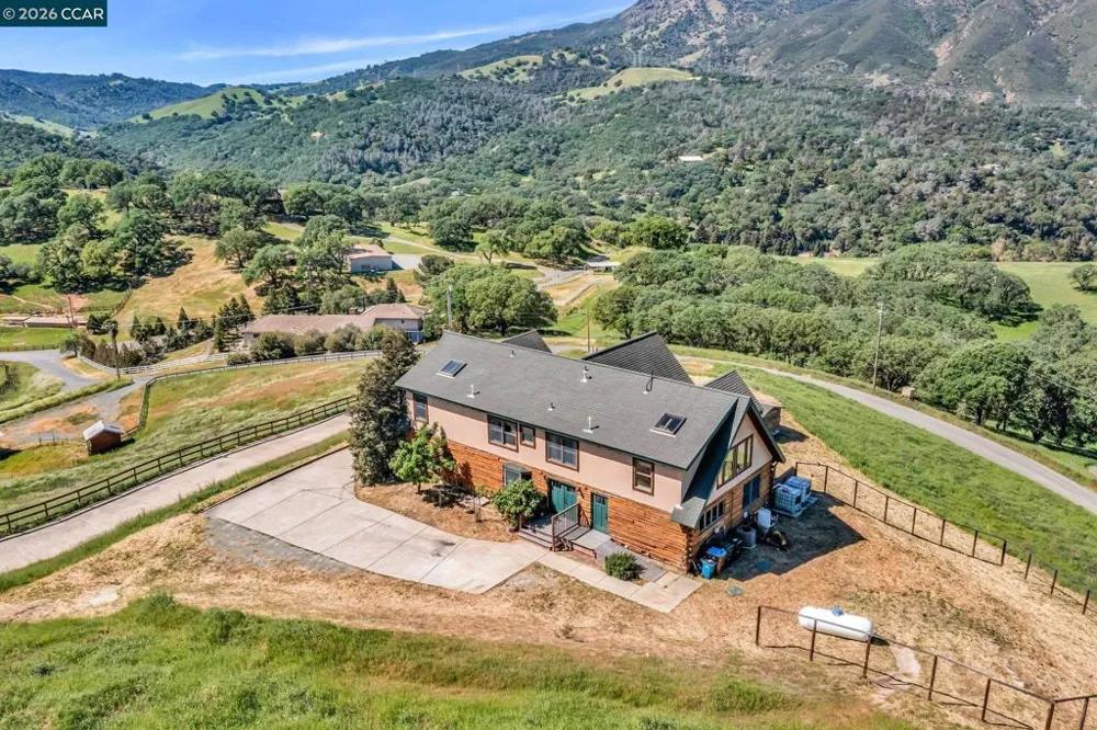 530 Leon Way Clayton, CA 94517