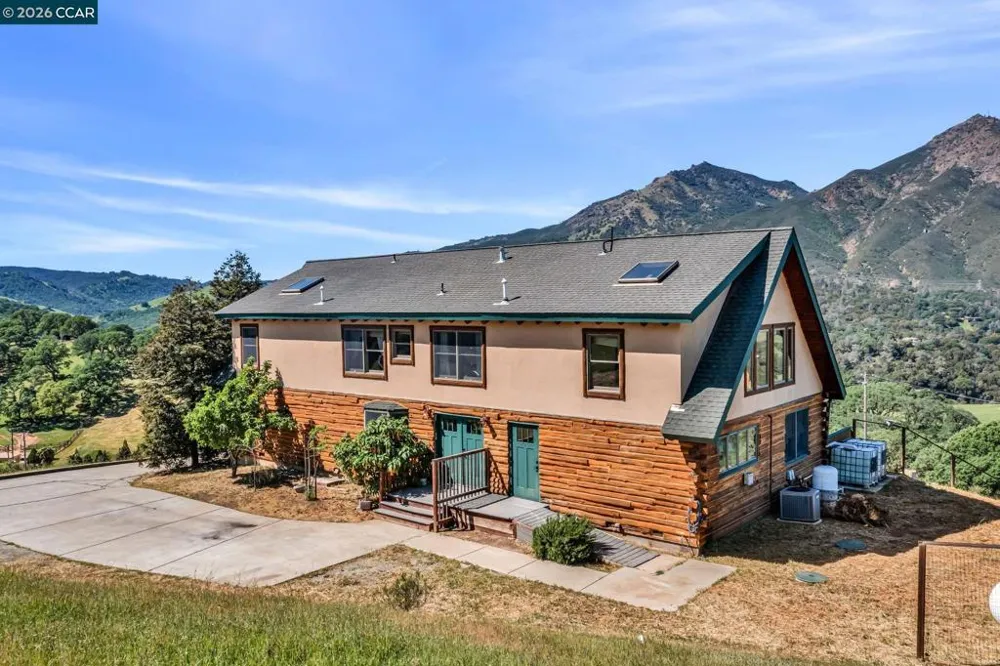 530 Leon Way Clayton, CA 94517