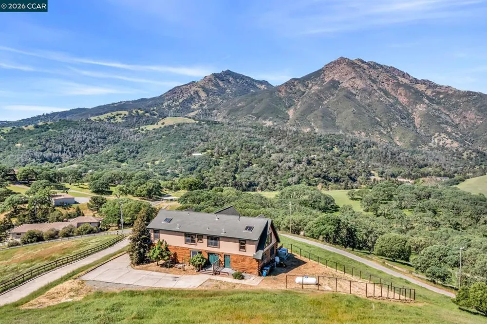 530 Leon Way Clayton, CA 94517