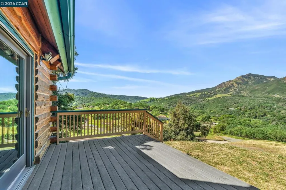 530 Leon Way Clayton, CA 94517