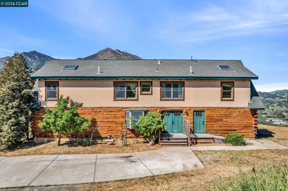 530 Leon Way Clayton, CA 94517