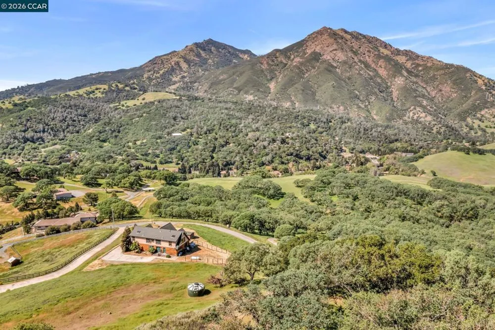 530 Leon Way Clayton, CA 94517