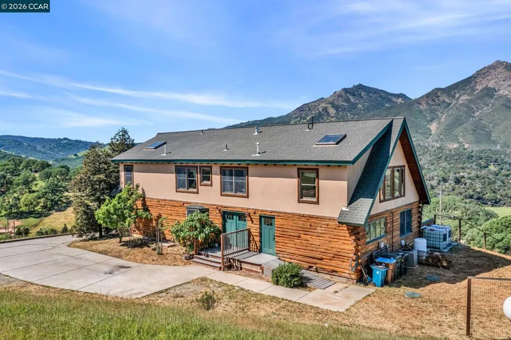 530 Leon Way Clayton, CA 94517