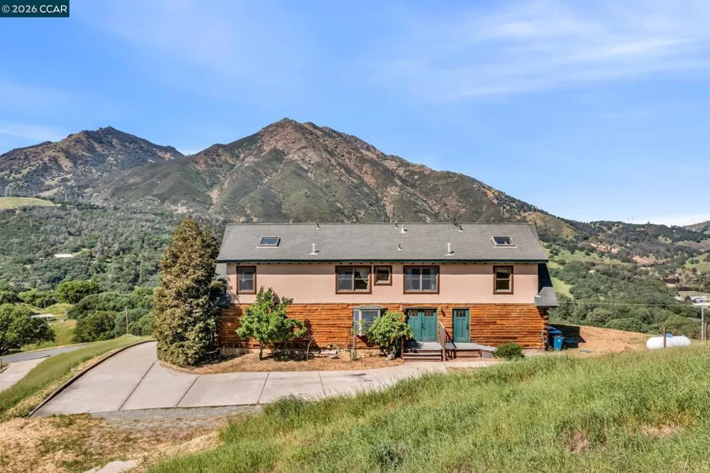 530 Leon Way Clayton, CA 94517
