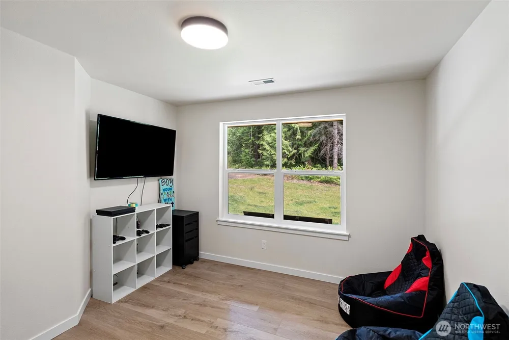 7761 Larson Lane NW Seabeck, WA 98380