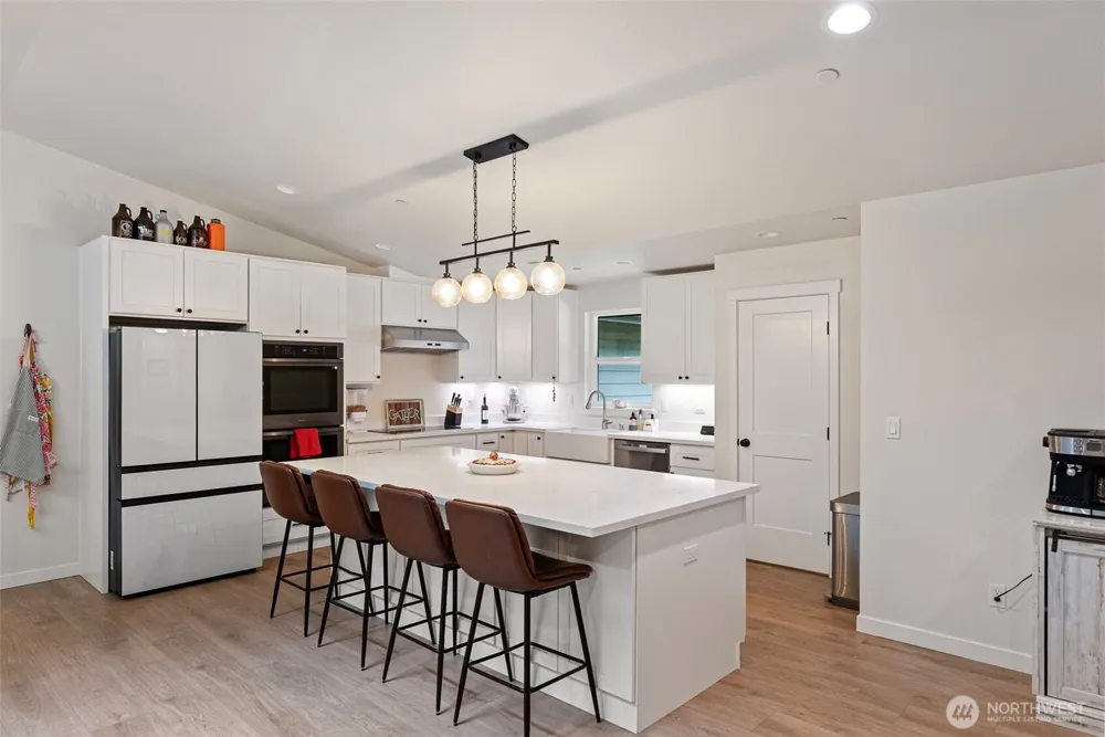 7761 Larson Lane NW Seabeck, WA 98380