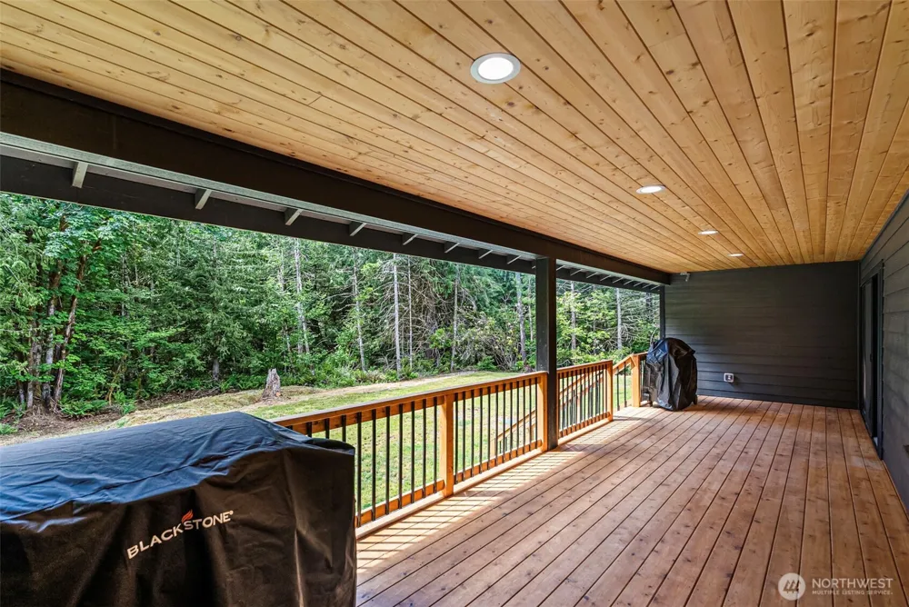 7761 Larson Lane NW Seabeck, WA 98380