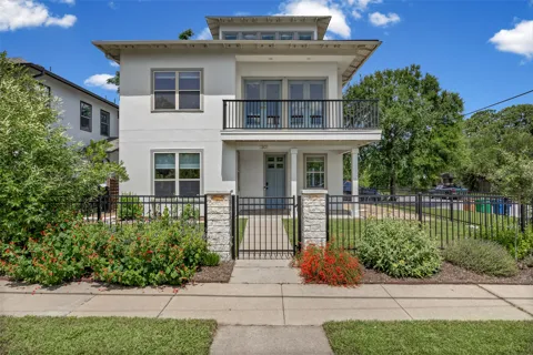 1301 San Bernard Street