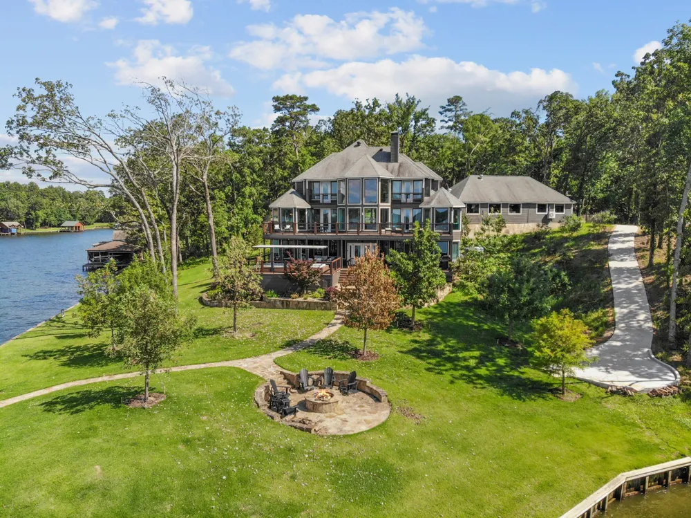 359 E El Dorado Scroggins, TX 75480